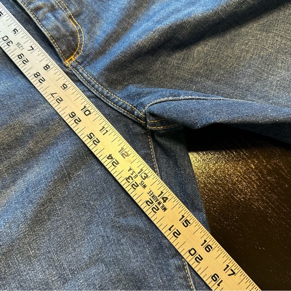 NWT Universal Threads Size 8 Wide Leg Bootcut Jeans Denim Blue Mom Jean Y2k - Picture 2 of 10